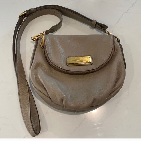 Marc by Marc Jacobs "Natasha" Taupe Pebbled Leather Crossbody Bag MSRP $328 - Picture 1 of 4